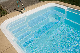 hydrotherapy seats in pool